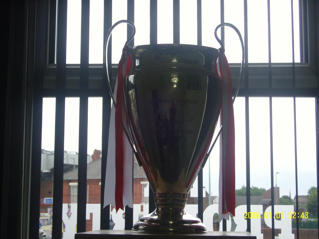 The Kop View Hotel Liverpool Eksteriør billede